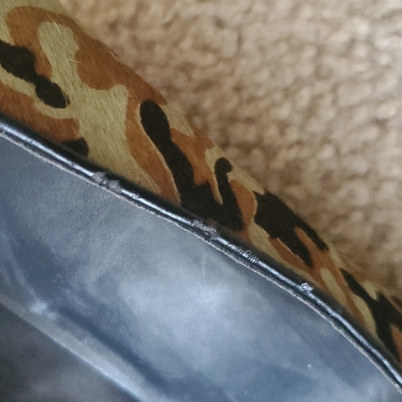 Camouflage print, pony hair pumps - Picture 3 of 6